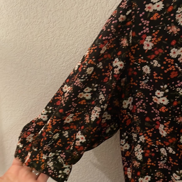 Floral top - Picture 3 of 4